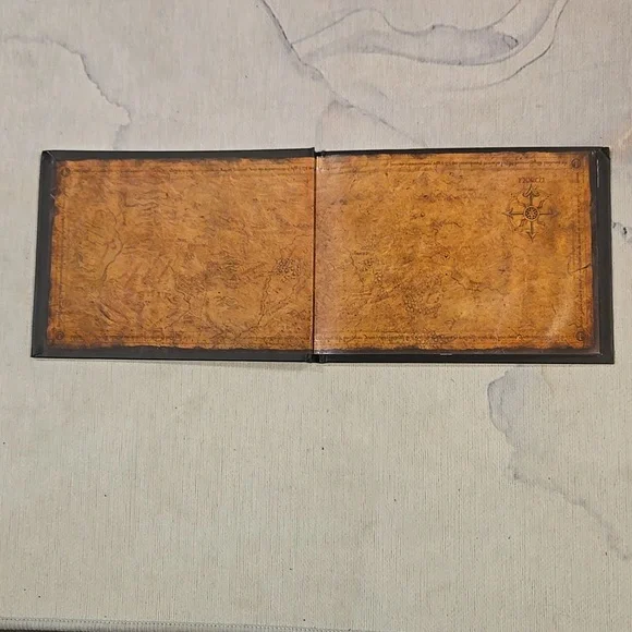 Lord If The Rings " War in the North" Art Book With DVD Never Used - Picture 2 of 9